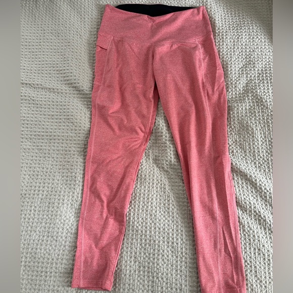 BARELY WORN Built Athletic Leggings Pink - Picture 2 of 3